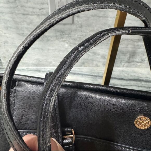 Tory Burch Robinson Black Leather Tote Bag - Picture 13 of 16
